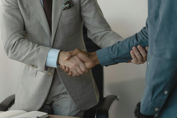 Comment mesurer la cohésion sociale ? Les indicateurs à connaître